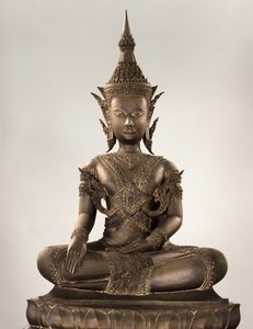 Buddha a grandezza naturale in abiti reali