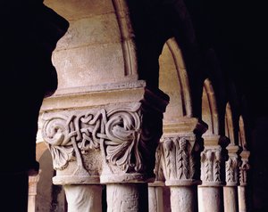 Capitelli nei chiostri (dettaglio) da School Spanish
