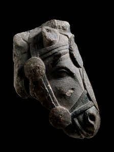Testa di cavallo, scultura in pietra da Fuente la Higuera da School Spanish