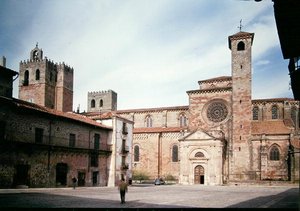 Vista della Cattedrale dalla Plaza Mayor, costruita tra il 1150 e il XIV secolo