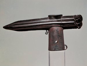 Arte scita: ascia di bronzo dalla regione di Krasnoyarsk (Siberia e Altai). VII - II secolo a.C. San Pietroburgo, Museo dell