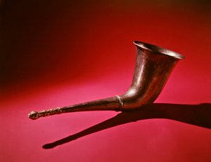 Corno da bere con finale a testa di leone da Scythian