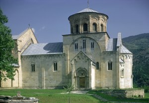 Vista sud della Chiesa di Sveta Bogodorica da Serbian School