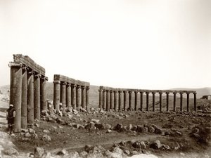 La piazza colonnata ovale da nord-ovest, Jerash, 1867