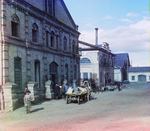 Officine meccaniche per la finitura delle fusioni presso le Kasli Iron Works, 1905-1915 da Sergey Prokudin Gorsky