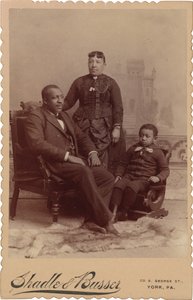 Ritratto di famiglia, c. 1895 (foto) da Shadle & Busser
