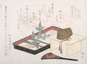 Corona su un tavolo, vassoio laccato con giovane pino e ventaglio, XIX secolo da Shinsai