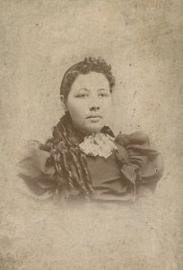 Cabinet card di un membro non identificato della famiglia Vass da Sidney Rufus Alley