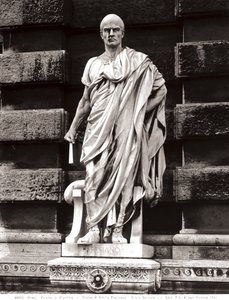 Statua di Emilio Papiniano (marmo) da Silvio Sbricoli