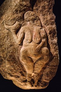 La Venere di Laussel, incisione di una donna incinta, circa 25.000 anni fa