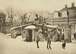 Lo scrittore russo Lev Tolstoj a cavallo, Mosca, Russia da Sophia Andreevna Tolstaya