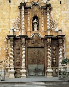 Dettaglio della facciata della Chiesa di San Bartolomeo, Benicarlo, Spagna, costruita nel XVIII secolo da Spanish School