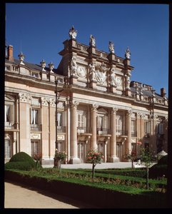 Facciata del Palazzo Reale della Granja de San Ildefonso, residenza estiva dei re di Spagna da Spanish School