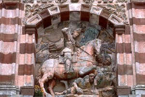 Statua di un cavaliere a cavallo