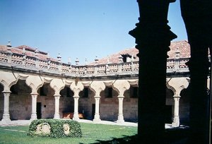 Vista del Patio de las Escuelas Menores da Spanish School