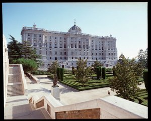 Vista del Palazzo Reale (1738-1755) (fotografia) da Spanish School