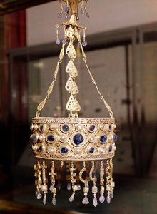 Corona votiva del re Recesvindo dal Tesoro di Guarrazar da Spanish School