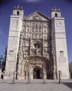 Facciata ovest della Chiesa di San Pablo, costruita tra il XV e il XVII secolo da Spanish School