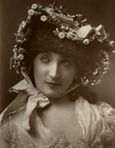 Miss Mulholland, Attrice da St James
