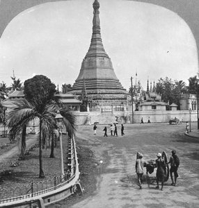 Pagoda Sule da Pagoda Street, Rangoon, Birmania, 1908 da Stereo Travel Co