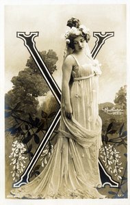 X: Amelie Dieterle, attrice e cantante francese - Théâtre des Variétés, Bouffes Parisiennes, Parigi - alfabeto in cartolina
