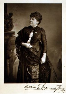 Marie Effie Wilton Bancroft (1839-1921), attrice e manager teatrale, ritratto fotografico da Studio Walery
