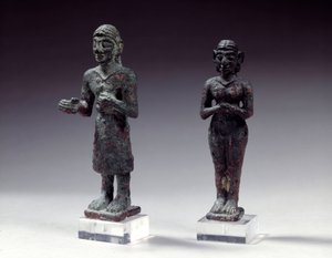 Statuette di adoratori e dea in bronzo, dalla Siria 2300-2000 a.C. Parigi, Museo del Louvre da Syrian Syrian