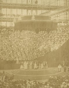 La Regina Vittoria presiede alla riapertura del Crystal Palace ricostruito a Sydenham
