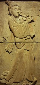 Stele in terracotta con musicista, Dinastia Tang (618-907), scoperta nella Provincia di Shaanxi, Museo della Foresta delle Stele a Xian. Fotografia, Leonard de Selva, Cina, 2006 da Tang Dynasty Chinese School