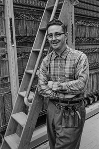 Manutenzione delle apparecchiature telefoniche alla PacTel alias Pacific Telephone a Bellingham da Ted Spiegel