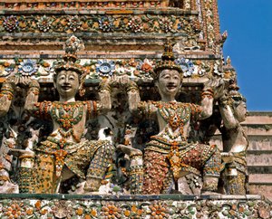 Cariatidi del tempio Wat Arun da Thai School