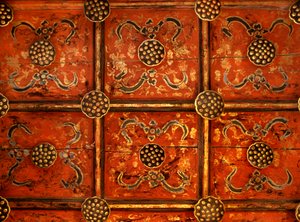 Soffitto della sedia da predicazione a Wat Phra That Lampang Luang