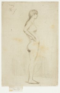 Studio di una ragazza nuda in piedi