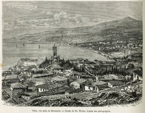 La città di Yalta, vista da Massandra, disegno di Th.Weber, per illustrare la storia Quattro mesi in Russia, nel 1876, di F. De Mely. Incisione in Le tour du monde da Theodore Weber