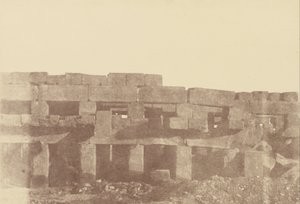 Vista ravvicinata del passaggio coperto di Thutmose III, Karnak da Théodule Devéria