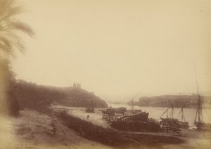 Veduta del Nilo con barche e rovine