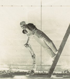 Uomo su una scala con la gamba di un cavallo sezionata, anni 1880 da Thomas Eakins