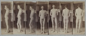 Fotografie di un modello nudo maschile in piedi («Joseph Smith») da Thomas Eakins