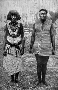 Il costume cerimoniale di guerra e il panno da vita quotidiano, Isole Gilbert, 1922