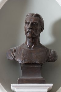 Busto di Sir Mervyn Macartney, c.1899