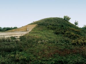 Tomba tracia di Sveshtari, III secolo a.C. (foto) da Thracian Thracian