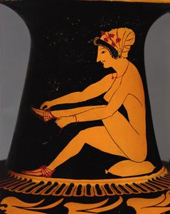 Cortigiana che allaccia il suo sandalo ...
