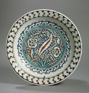 Piatto in pasta di pietra, Iznik, Turchia