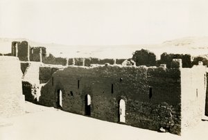 Alloggio nel terrazzamento inferiore del Monastero di San Simeone, Assuan, Egitto, fotografia di Ugo Monneret de Villard