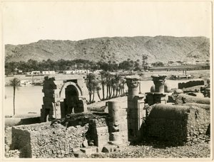 Tempio di Osiride, prima del restauro, isola di Bigeh, Egitto, fotografia di Ugo Monneret de Villard da Ugo Monneret de Villard