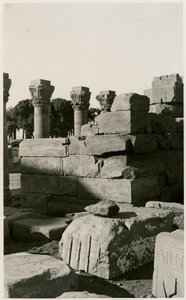 Veduta del ninfeo romano, Dendera, Egitto, fotografia di Ugo Monneret de Villard