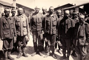 Prigionieri austriaci a Bagnaria Arsa, Udine, Italia, 04/1916 da Ugo Ojetti
