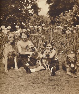 -E amici, principesse Elisabetta e Maria al Royal Lodge, Windsor, c1936 1937