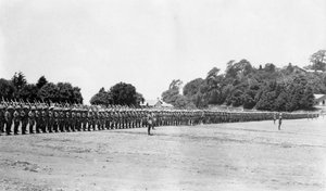 5º Battaglione del reggimento East Surrey in parata, Chakrata, 1917