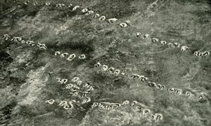 Attacco di fanteria attraverso la terra di nessuno, 1919 da Unbekannt